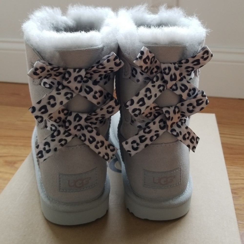 UGG, Bailey Bow II Boot, Exotic, Girls, Size 2 - Picture 2 of 7